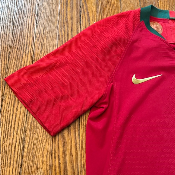 NWOT 2018 Nike Portugal Home Soccer Jersey - Picture 6 of 12